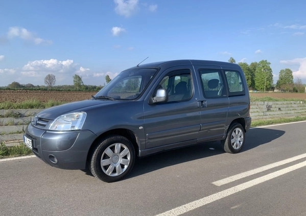 Citroen Berlingo cena 13900 przebieg: 215000, rok produkcji 2006 z Bychawa małe 56